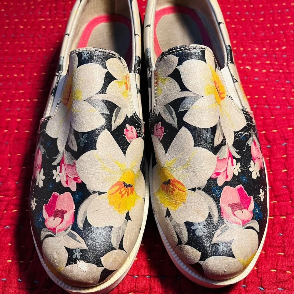 Fun floral print Coby shoes size 8/39